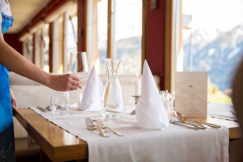 Hôtel-Geiger-Restaurant-table-couverte