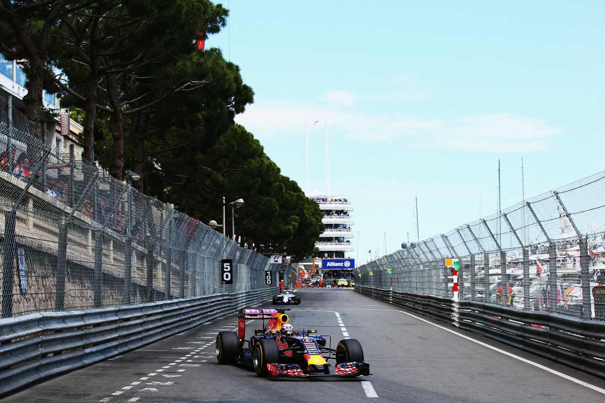 Monaco2015-Red-Bull4