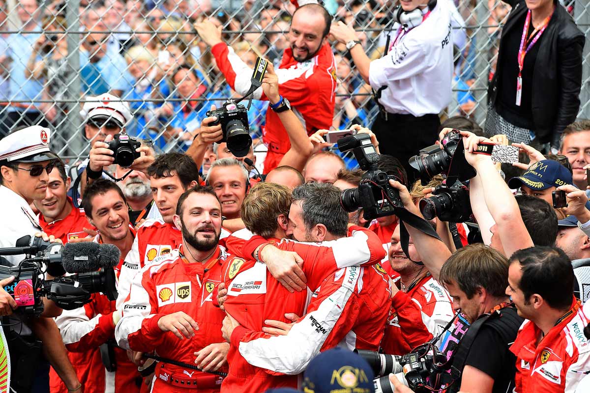 Monaco2015 vettel cheer