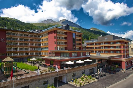 Hotel Grischa, Aussenansicht Panorama