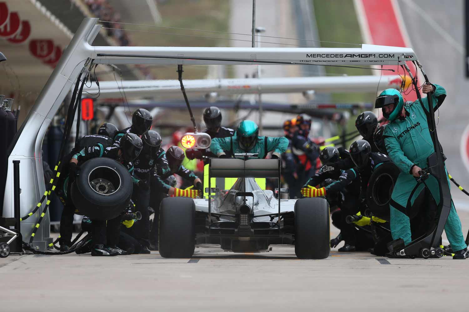 F1-GP-USA2015_Mercedes-Pitstop