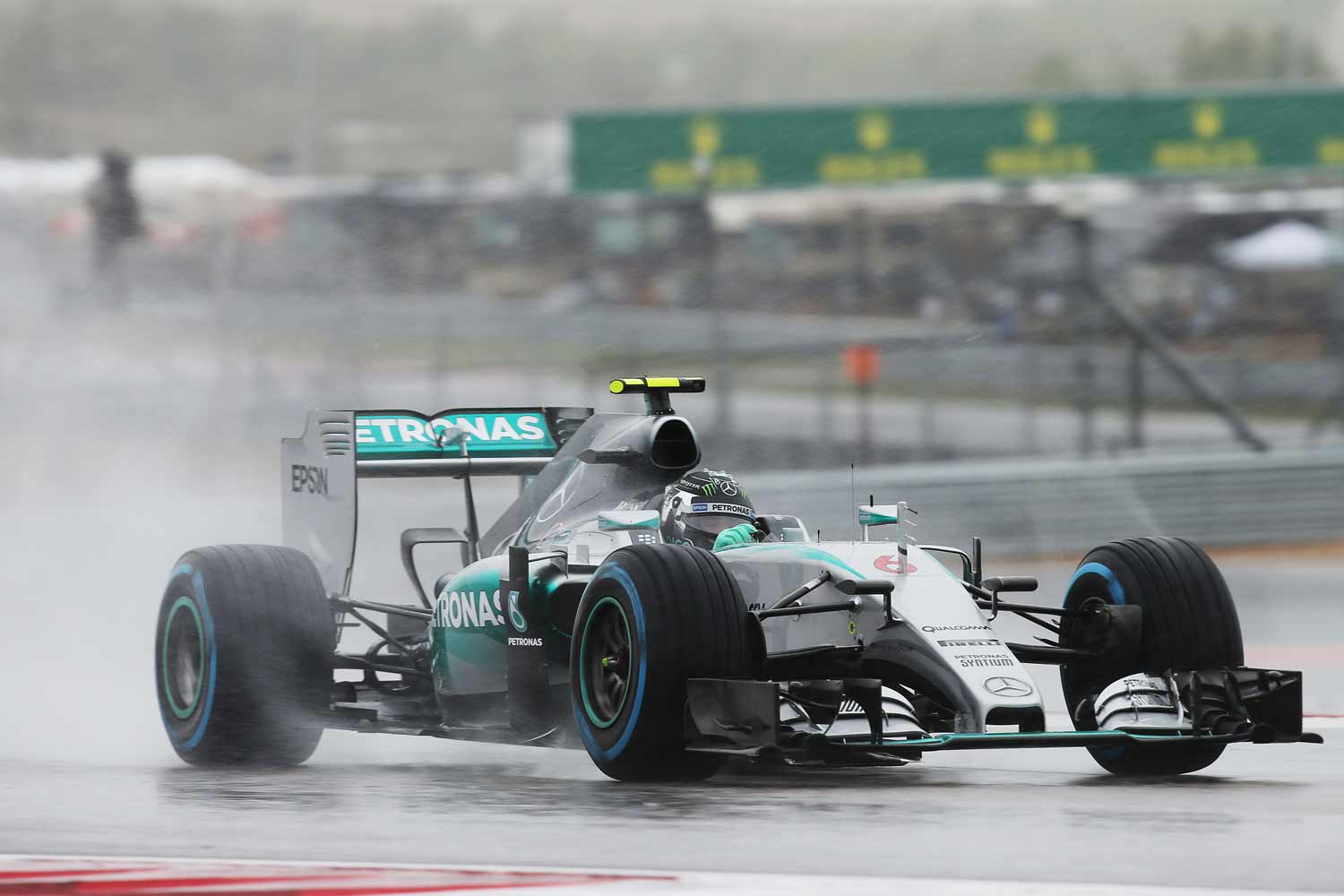 F1-GP-USA2015_Rosberg-on-track