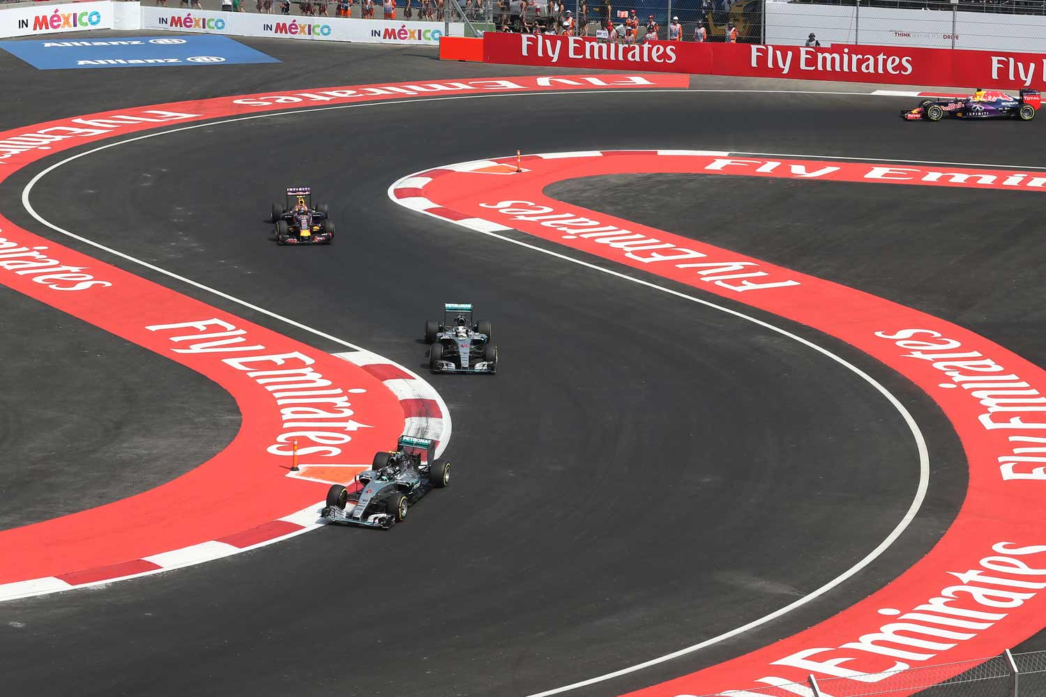 F1-Messico-Mercedes-in pista2