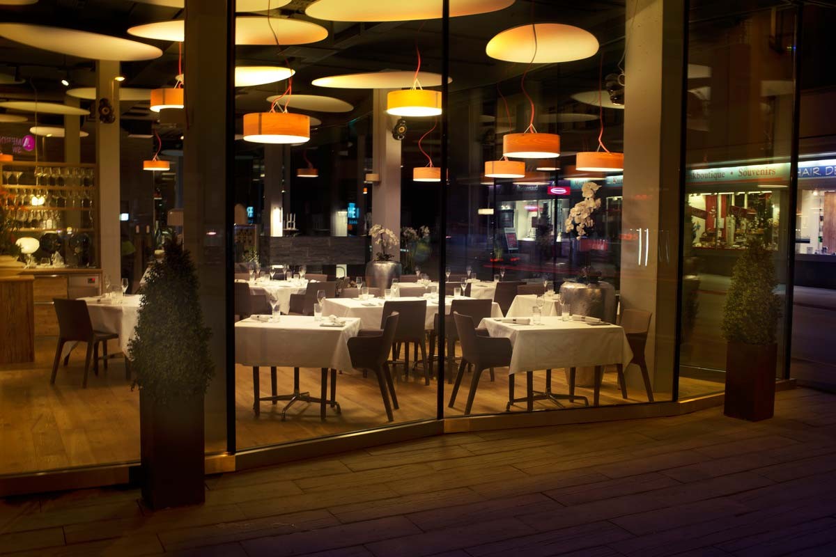 El interior del nuevo restaurante gourmet Glow en Davos