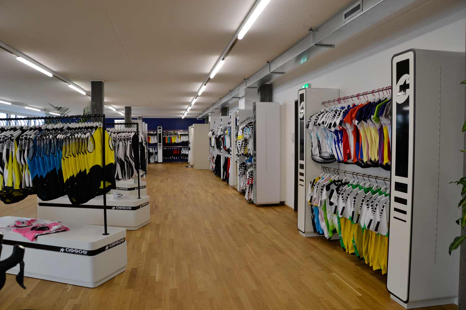 Assos proShop Uster, Immagine9