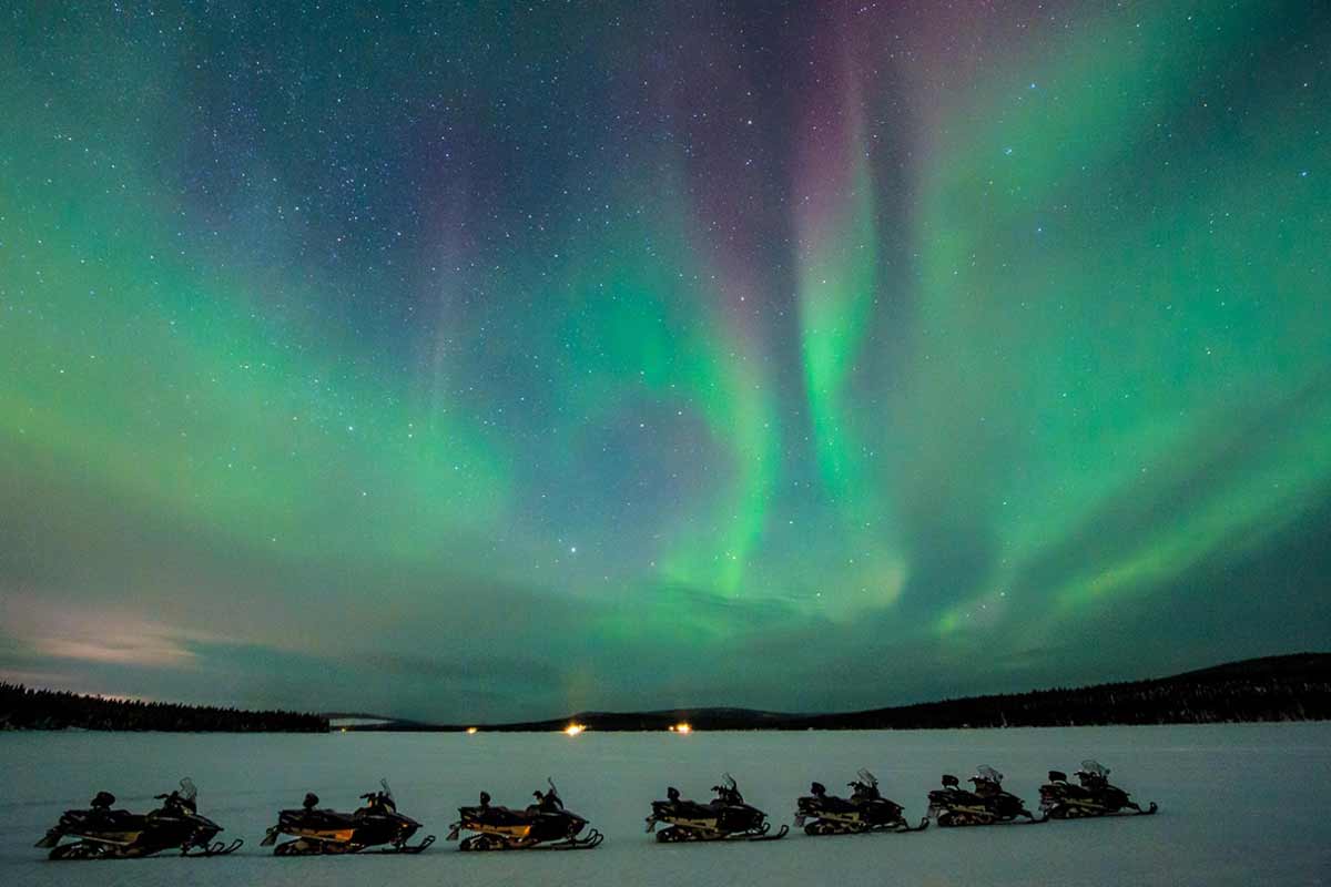 icehotel_aurora-snowmobile-icehotel-svezia-immagine3