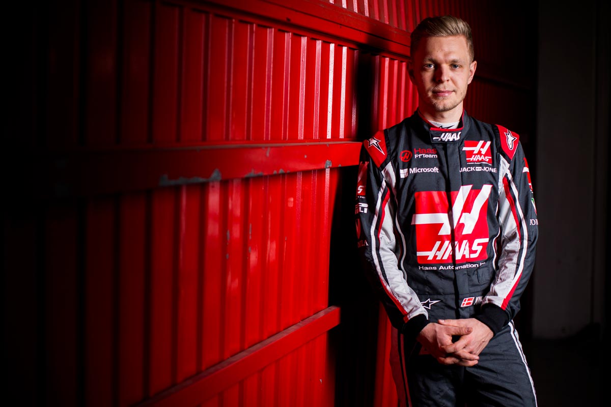 Kevin-Magnussen_Haas2017-Portrait1