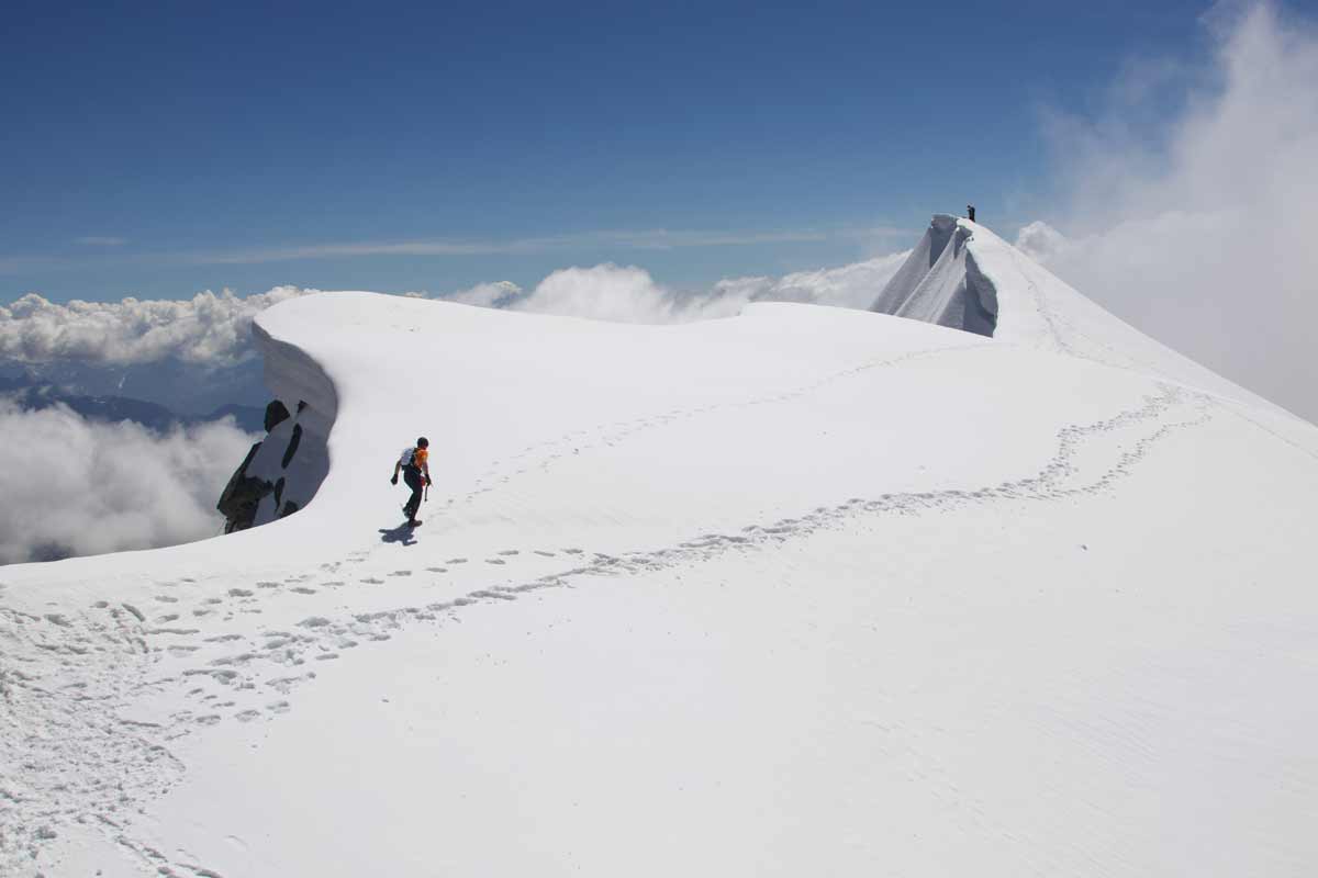 Ultimi metri per Dani Arnold a Grandes Jorasses