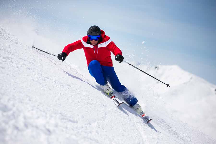 El ex-esquiador Daniel Mahrer ofrece cursos de carving en el Hotel Monopol de St. Moritz