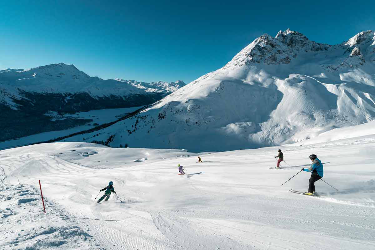 Skifahren im Oberengadin; Quelle: Filip Zuan/St. Moritz Tourismus
