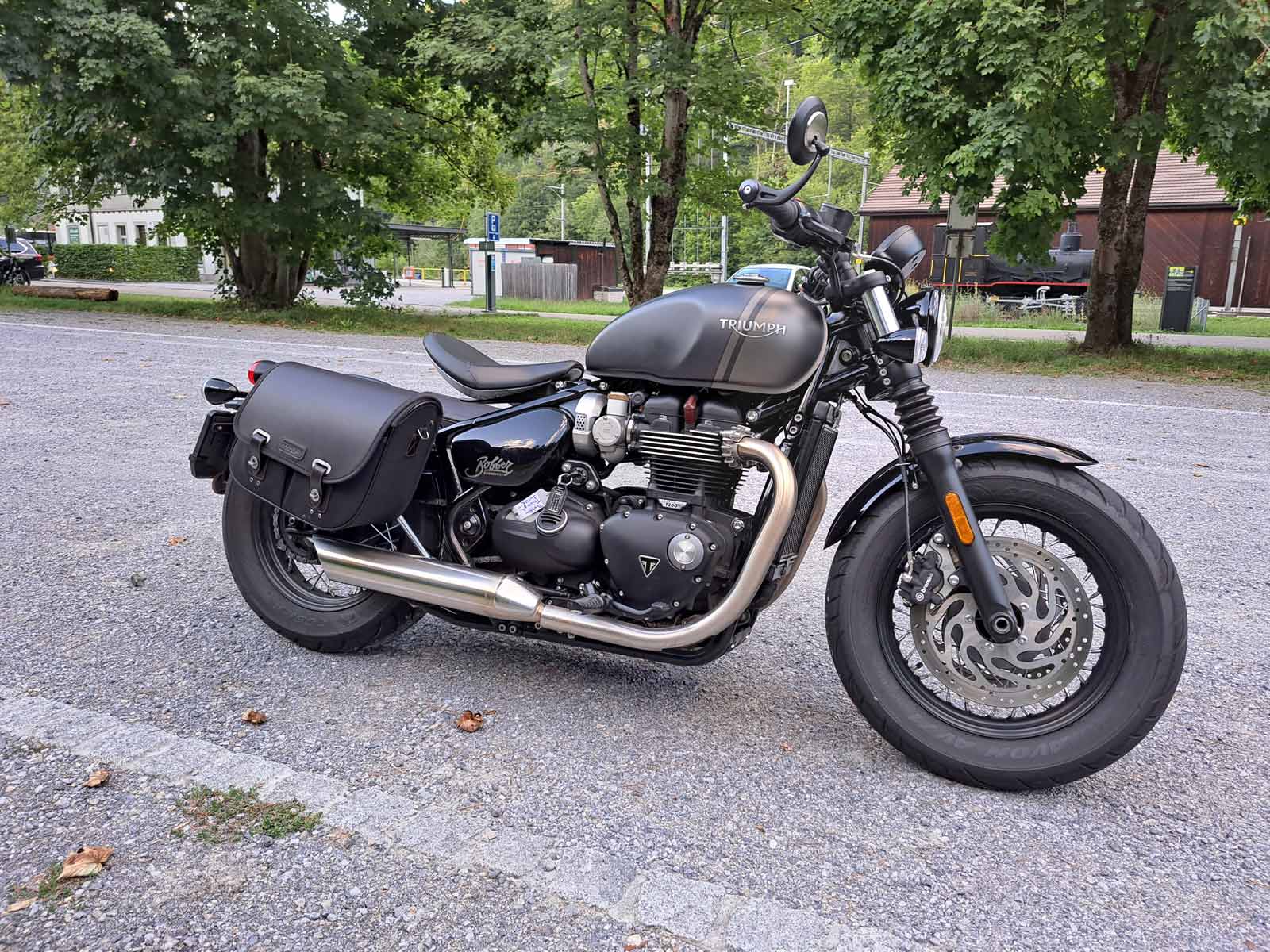 El motorista prueba la Triumph Bonneville Bobber