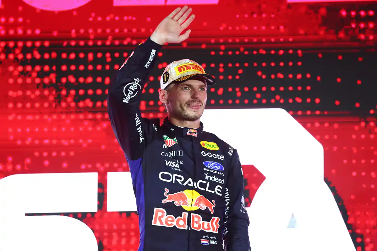 Formel 1 Grandprix Singapur: Verstappens Triumph-Wochenende & Ferraris Reifenpatzer